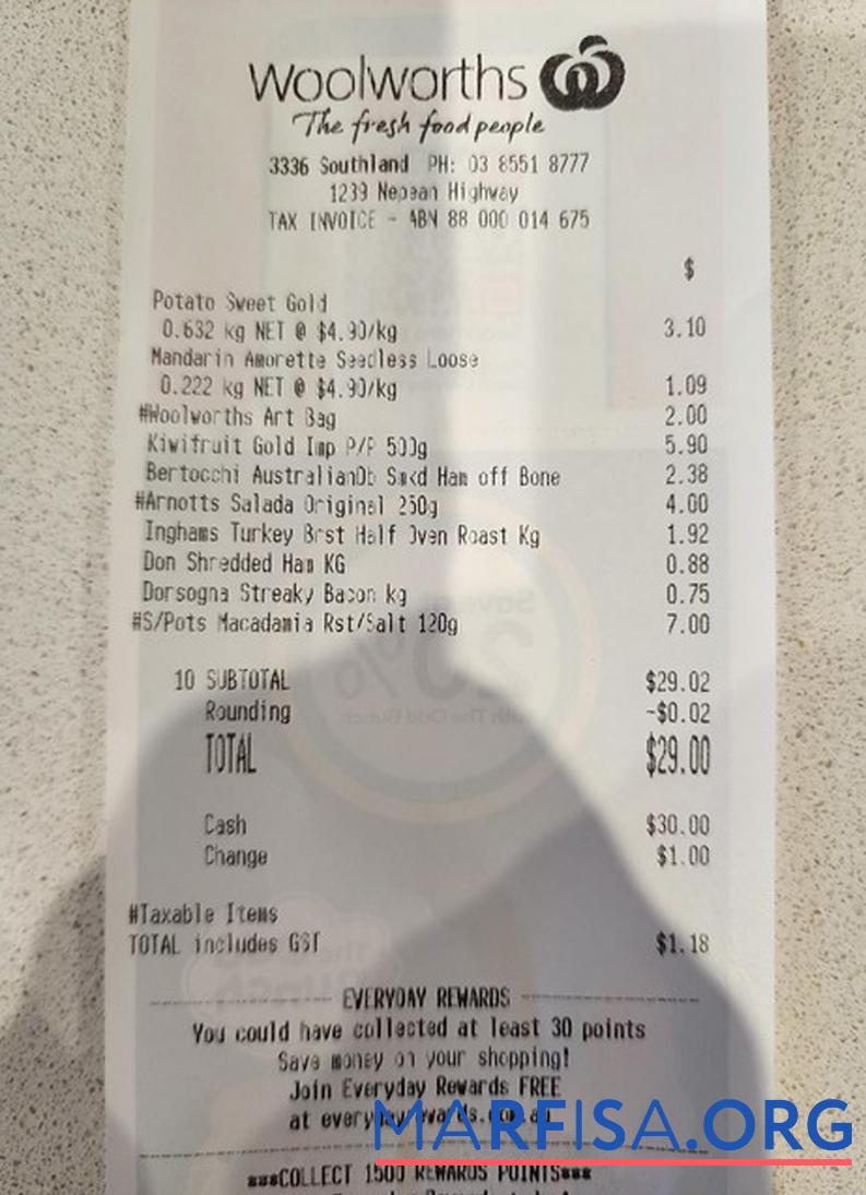 Woolworths market Zahlung check Mockup